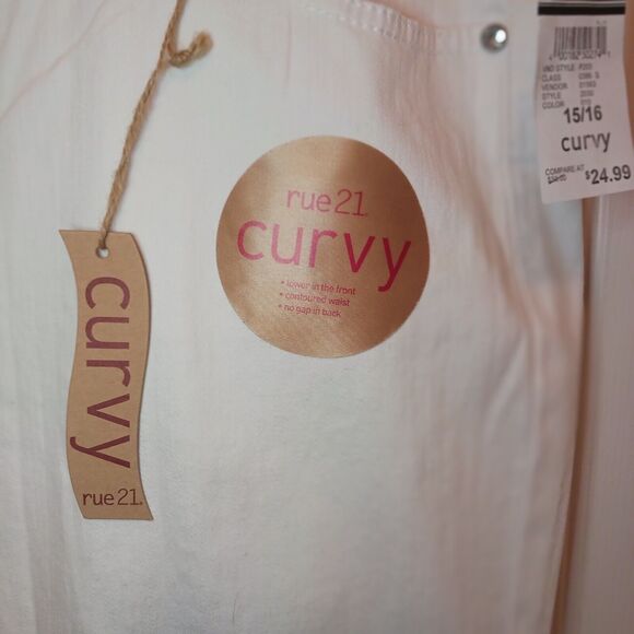 Rue 21 Curvy Capri Jeans NWT Size 15/16 White Denim Women's - Picture 2 of 13